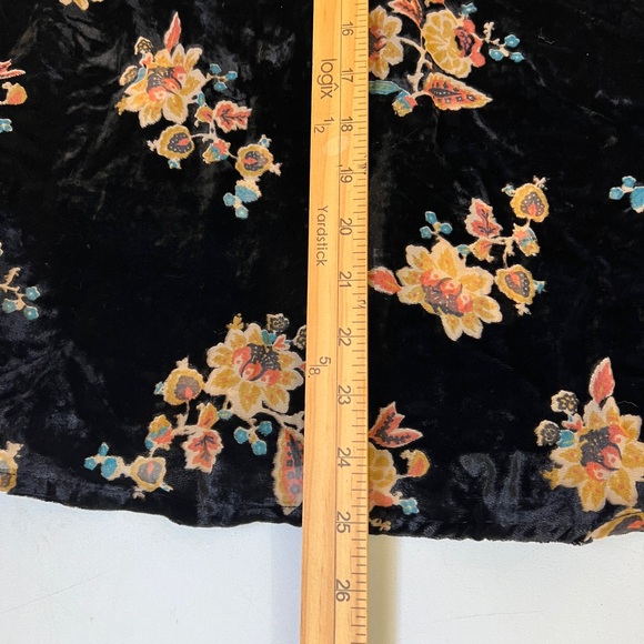 Another Love Women's Velvet Floral Button Front Top Black Yellow Size Small - Picture 8 of 11